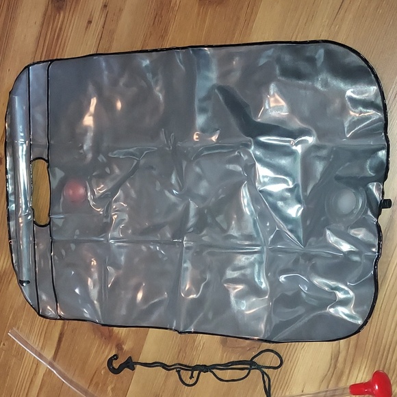 Outdoor Camp Shower Bag NWOT - Picture 2 of 6